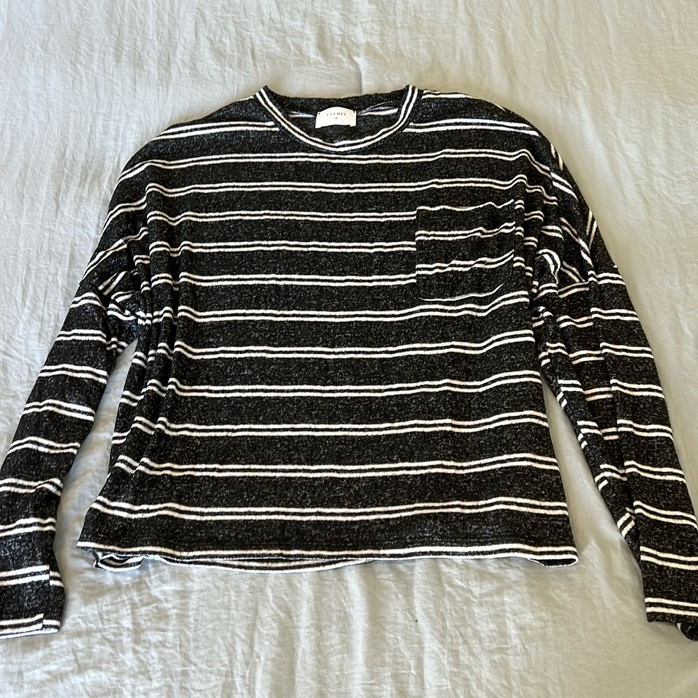 Super soft Everly black/white stripped top size S